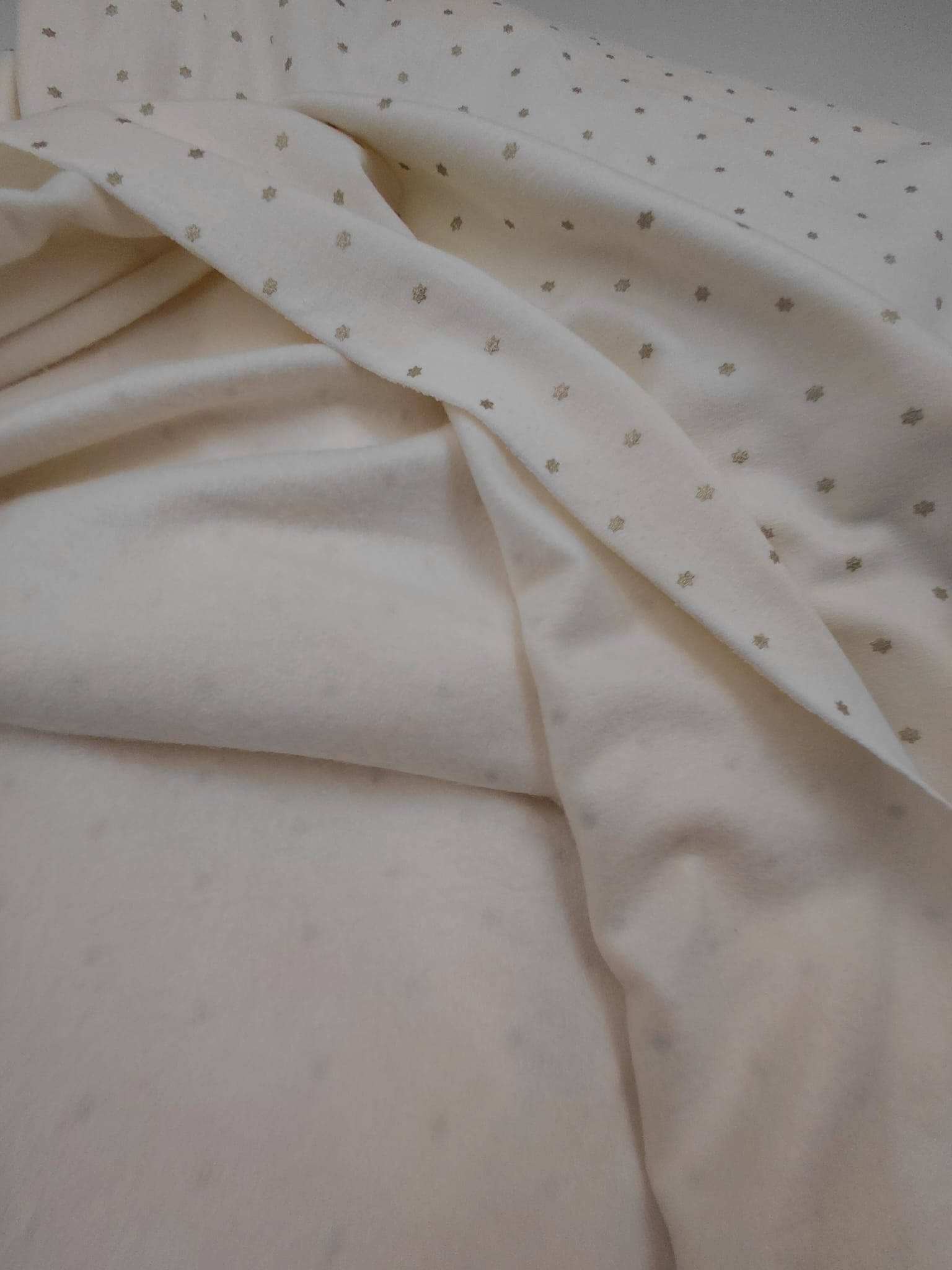 Zlatá hvězdička na smetanové Teplákovina Počesaná VISKOZA 240gr.❄️