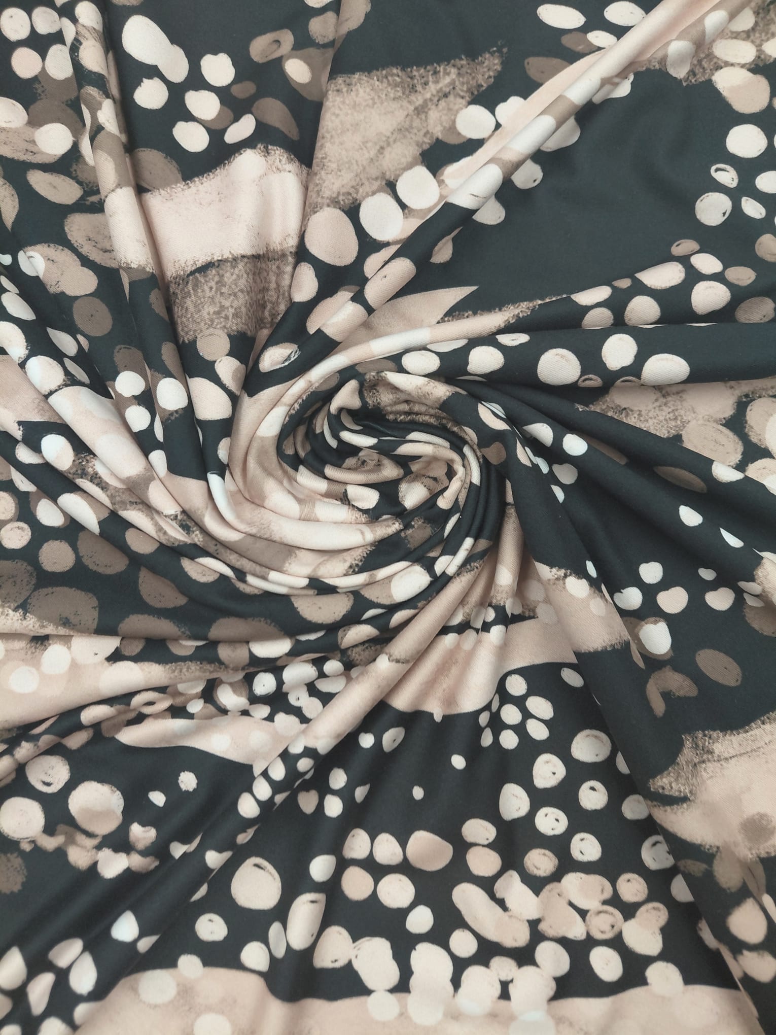 Mléčné hedvábí/Kimo Abstrakce 190gr.