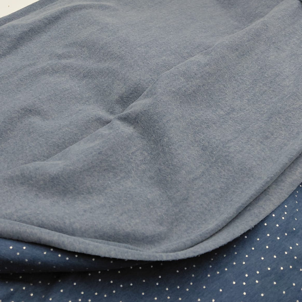 Stříbrný puntík na modré teplákovina Počesaná 240gr.❄️