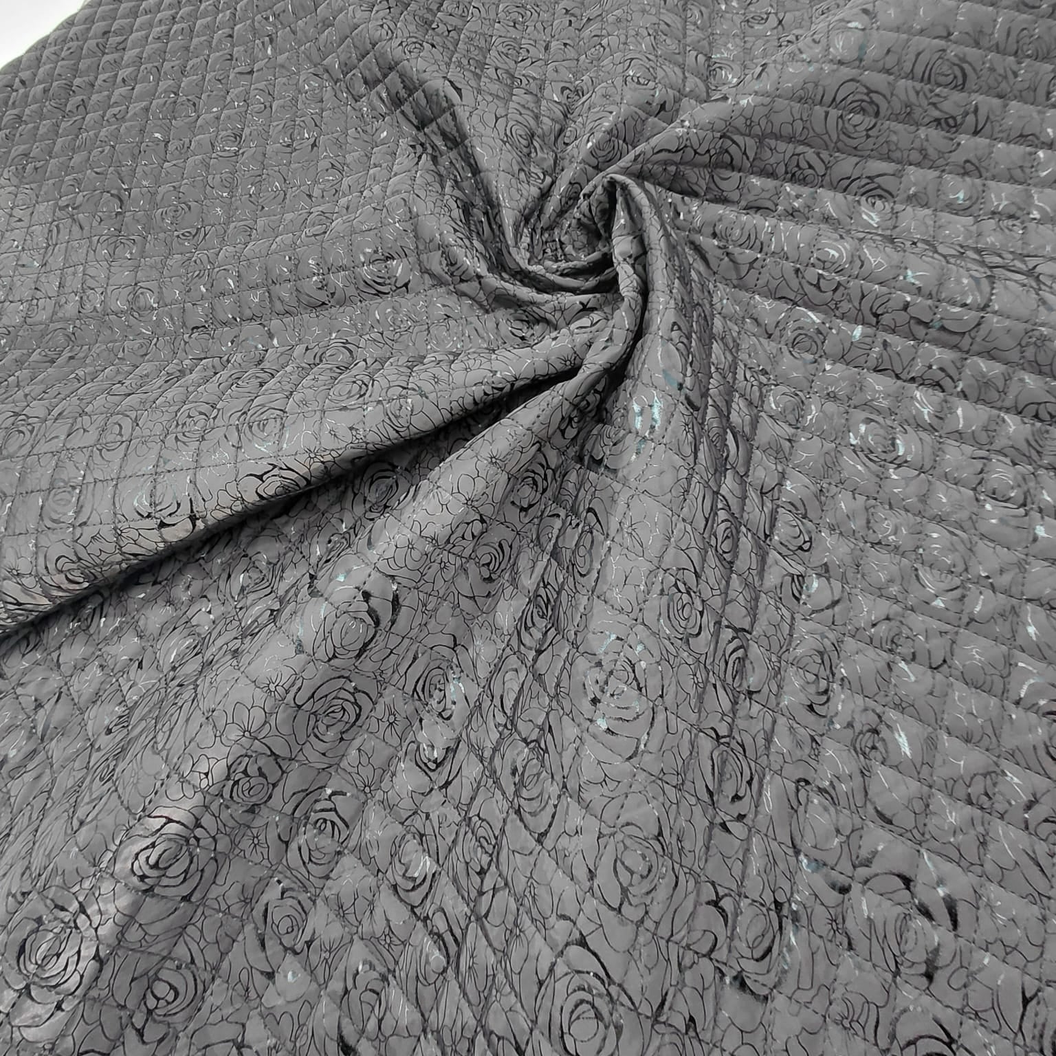 Elegantní vatelínový prošev Růže Tm. hnědý