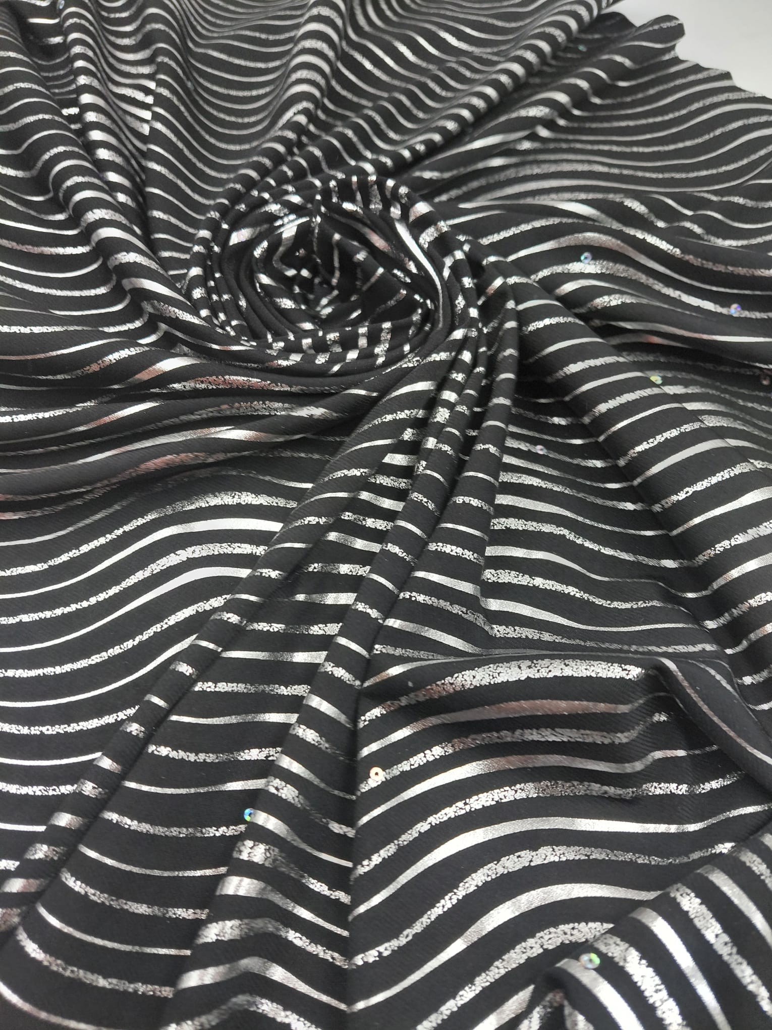 Polyesterový úplet Stříbrné pruhy