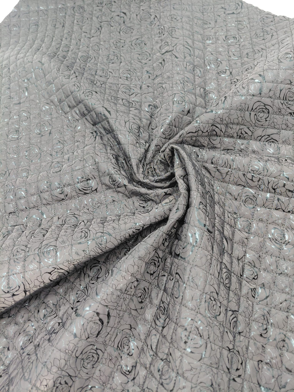 Elegantní vatelínový prošev Růže Tm. hnědý